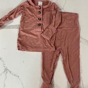 Lou Lou & Co newborn top and bottom